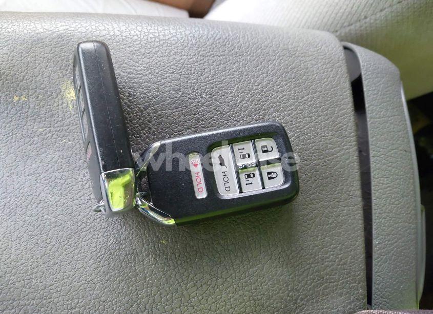 Photo 11 of 2015 Honda Odyssey EX-L (VIN 5FNRL5H60FB010526)