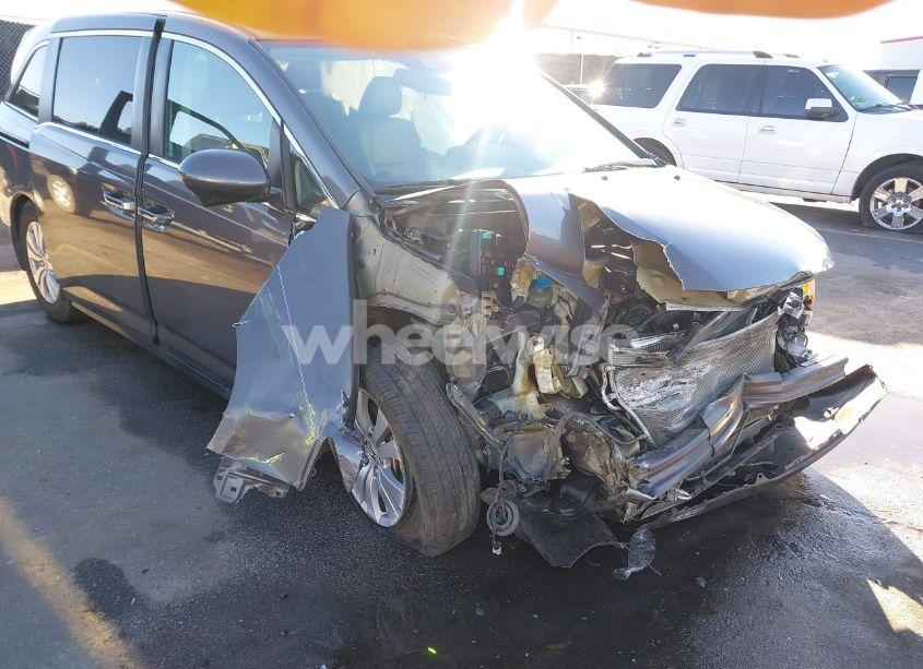 Photo 6 of 2015 Honda Odyssey EX-L (VIN 5FNRL5H60FB010526)