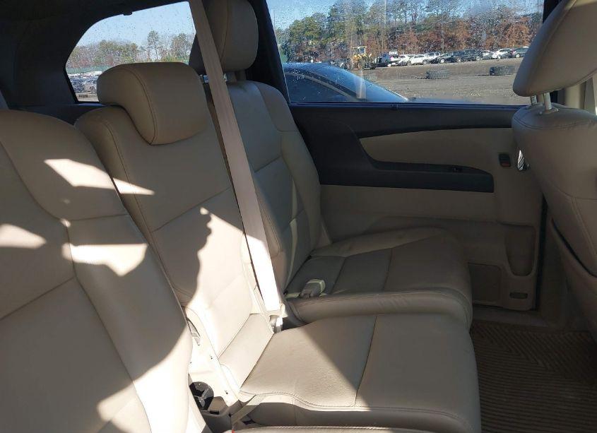 Photo 8 of 2015 Honda Odyssey EX-L (VIN 5FNRL5H60FB016326)