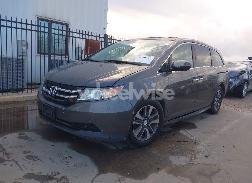 Photo 2 of 2015 Honda Odyssey EX-L (VIN 5FNRL5H60FB031795)