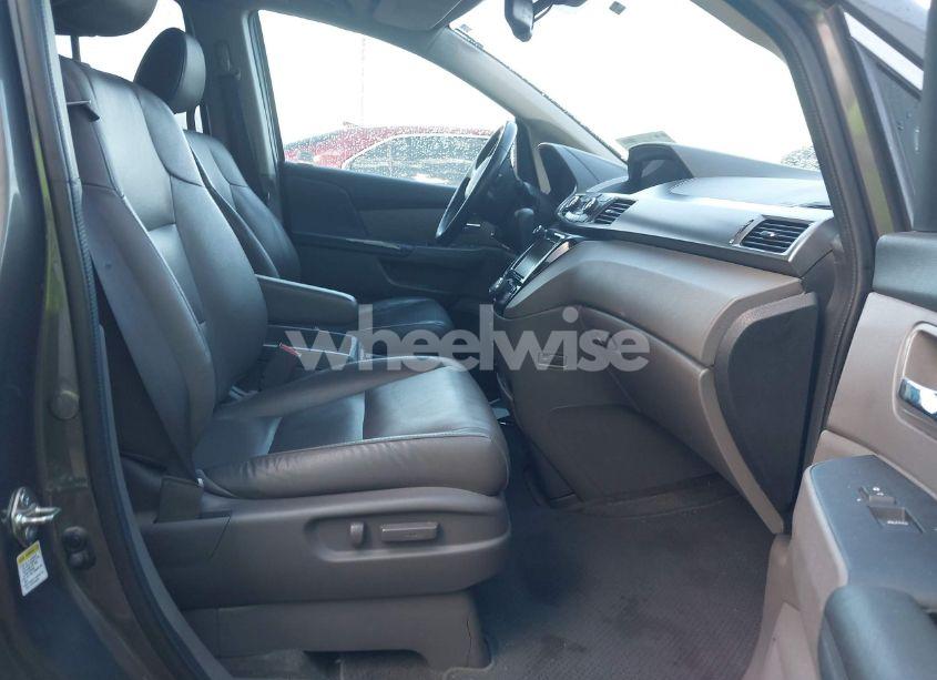 Photo 5 of 2015 Honda Odyssey EX-L (VIN 5FNRL5H60FB031795)