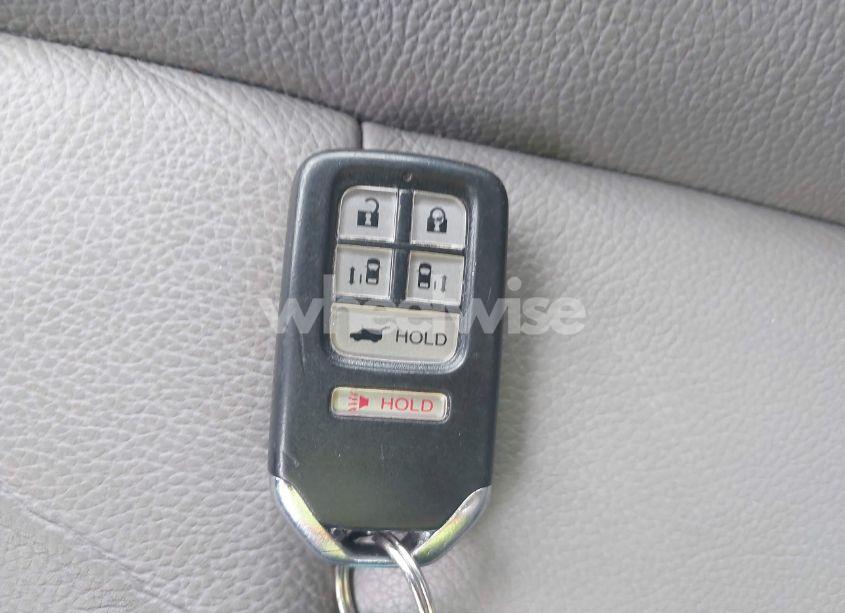 Photo 11 of 2015 Honda Odyssey EX-L (VIN 5FNRL5H60FB104647)