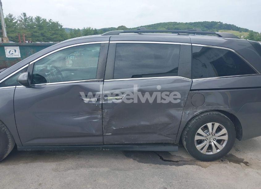 Photo 6 of 2015 Honda Odyssey EX-L (VIN 5FNRL5H60FB104647)