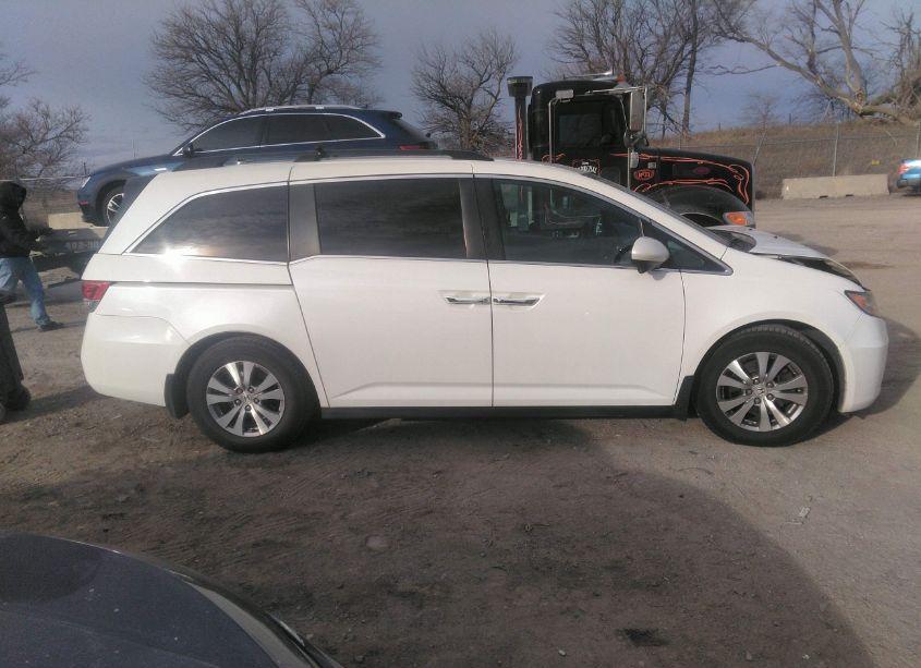 Photo 13 of 2016 Honda Odyssey EX-L (VIN 5FNRL5H60GB045214)