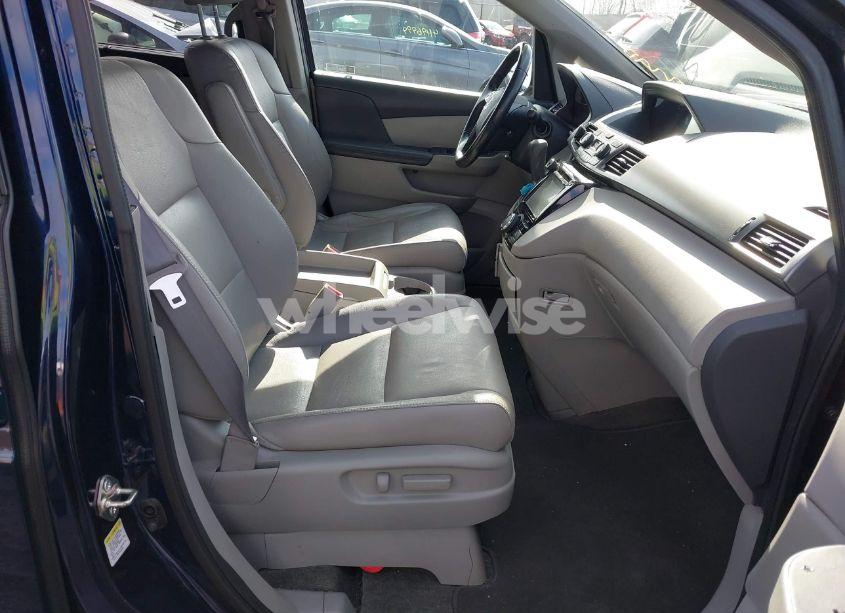 Photo 5 of 2017 Honda Odyssey EX-L (VIN 5FNRL5H60HB024252)