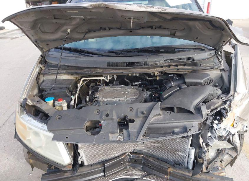 Photo 10 of 2011 Honda Odyssey EX-L (VIN 5FNRL5H61BB005622)