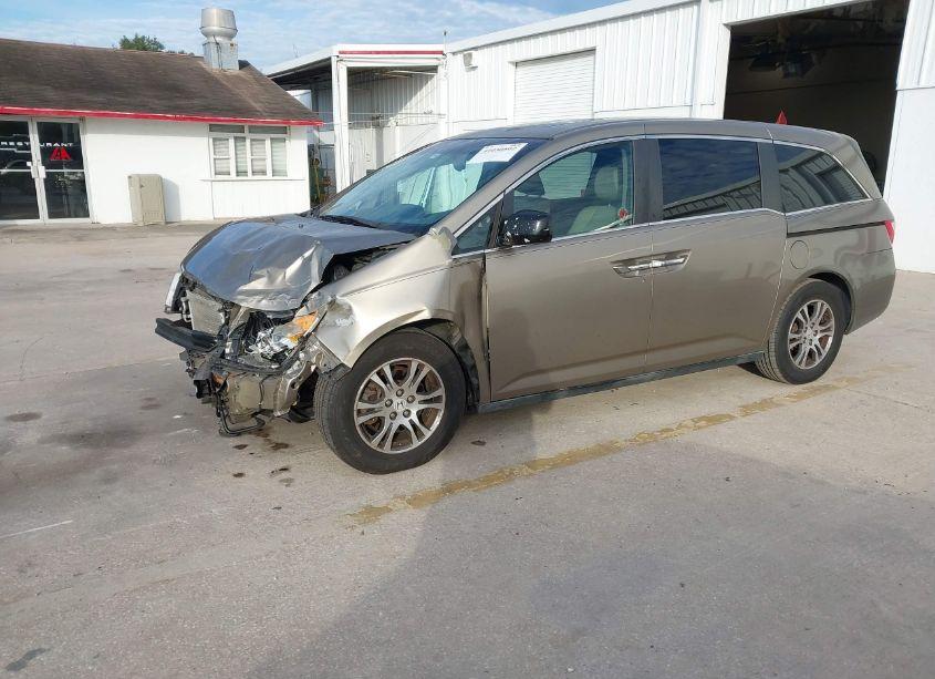 Photo 2 of 2011 Honda Odyssey EX-L (VIN 5FNRL5H61BB005622)