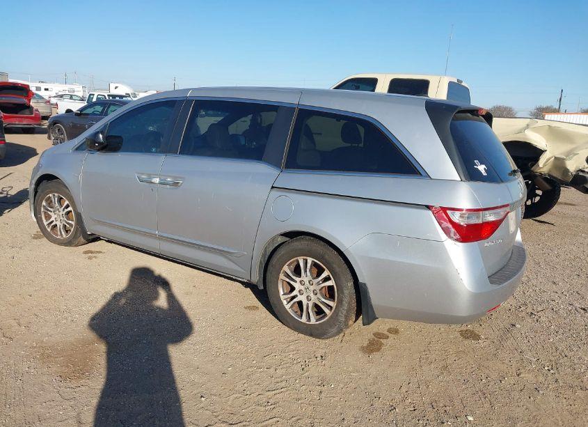 Photo 3 of 2011 Honda Odyssey EX-L (VIN 5FNRL5H61BB012795)