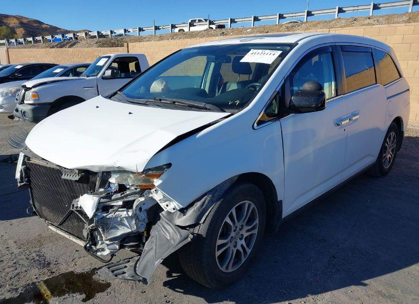 Photo 2 of 2011 Honda Odyssey EX-L (VIN 5FNRL5H61BB041746)