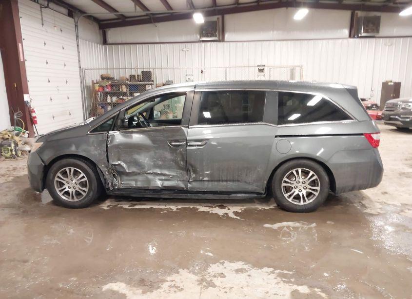 Photo 14 of 2011 Honda Odyssey EX-L (VIN 5FNRL5H61BB057980)