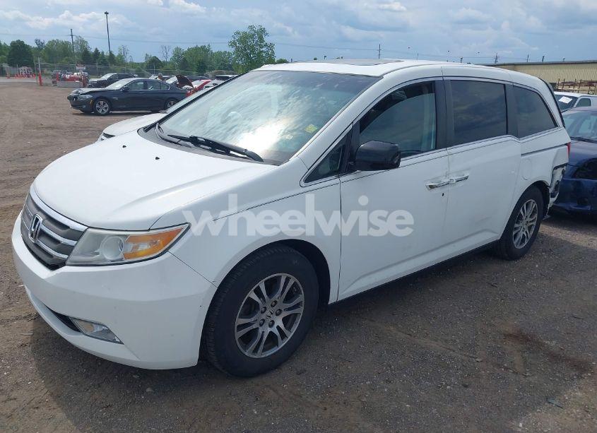 Photo 2 of 2011 Honda Odyssey EX-L (VIN 5FNRL5H61BB081079)