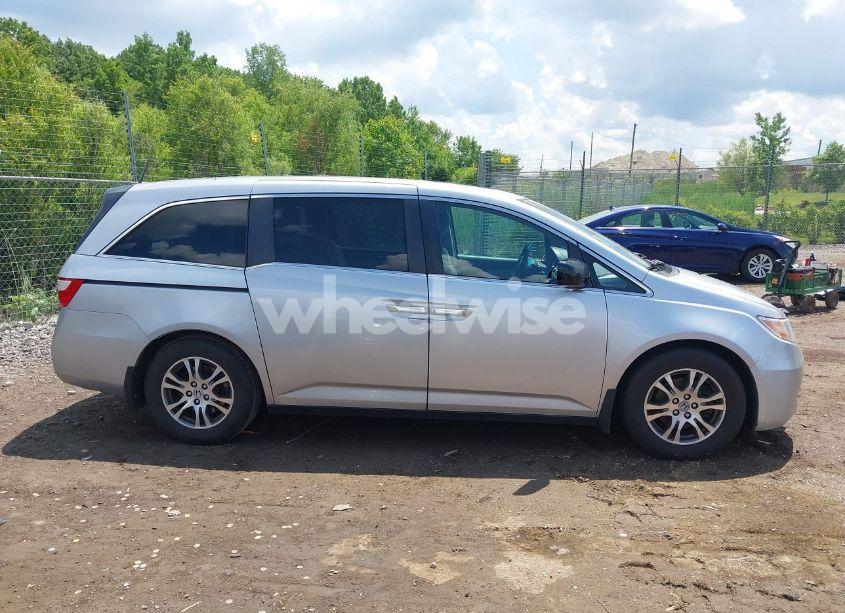 Photo 13 of 2011 Honda Odyssey EX-L (VIN 5FNRL5H61BB103484)