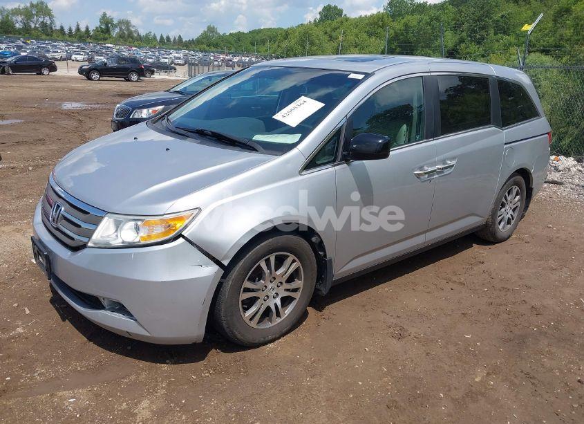 Photo 2 of 2011 Honda Odyssey EX-L (VIN 5FNRL5H61BB103484)