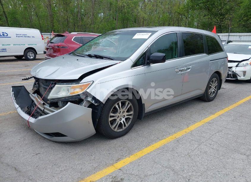 Photo 2 of 2012 Honda Odyssey EX-L (VIN 5FNRL5H61CB070536)