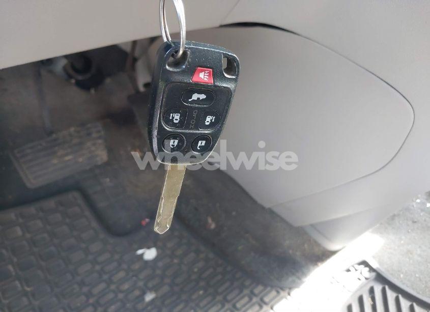 Photo 11 of 2012 Honda Odyssey EX-L (VIN 5FNRL5H61CB126569)