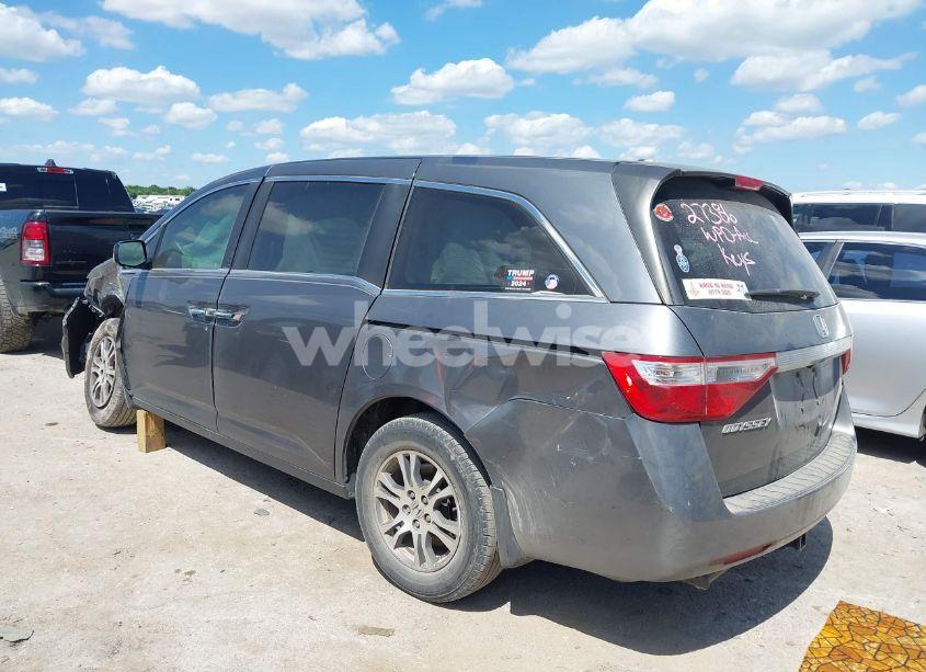 Photo 3 of 2013 Honda Odyssey EX-L (VIN 5FNRL5H61DB001296)