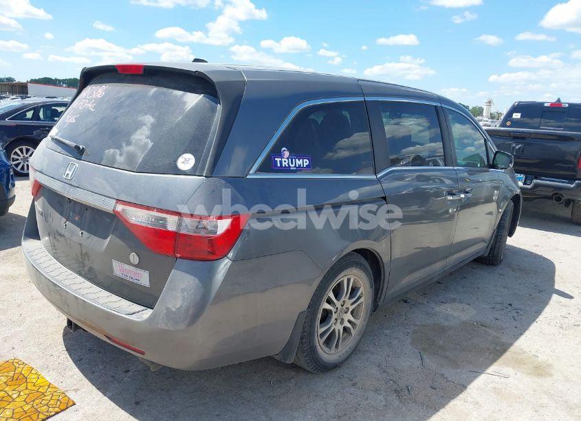 Photo 4 of 2013 Honda Odyssey EX-L (VIN 5FNRL5H61DB001296)