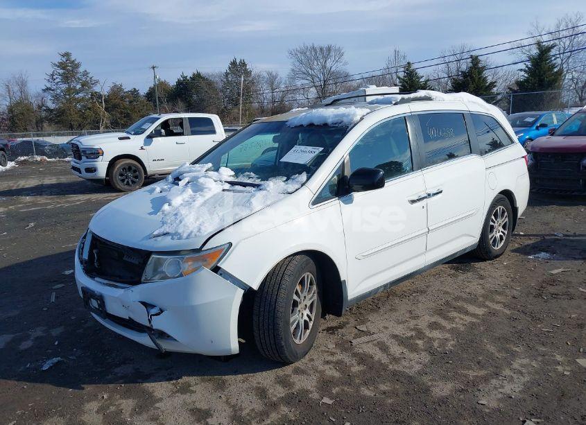 Photo 2 of 2013 Honda Odyssey EX-L (VIN 5FNRL5H61DB037442)