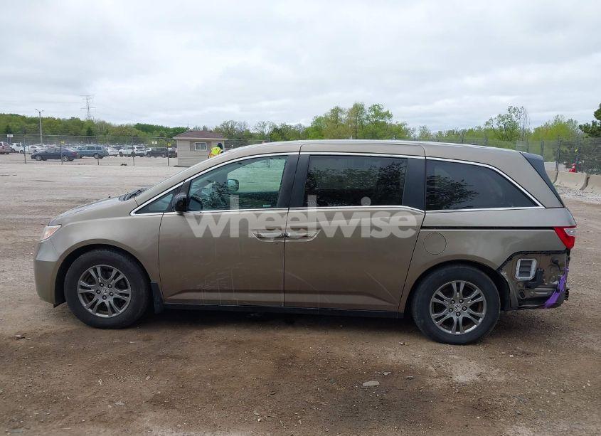 Photo 15 of 2013 Honda Odyssey EX-L (VIN 5FNRL5H61DB043452)