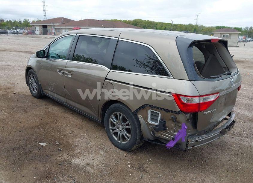 Photo 3 of 2013 Honda Odyssey EX-L (VIN 5FNRL5H61DB043452)