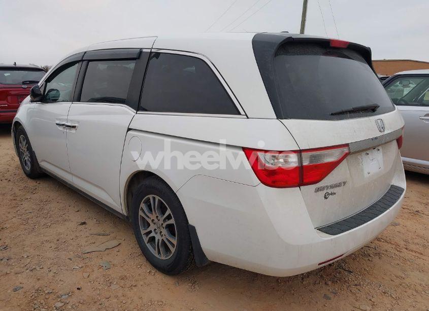 Photo 3 of 2013 Honda Odyssey EX-L (VIN 5FNRL5H61DB046268)