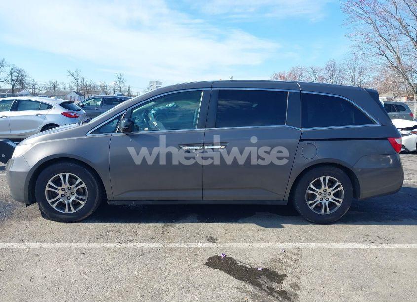 Photo 14 of 2013 Honda Odyssey EX-L (VIN 5FNRL5H61DB070098)
