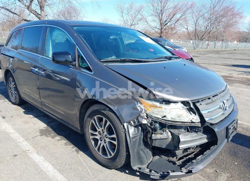Photo 6 of 2013 Honda Odyssey EX-L (VIN 5FNRL5H61DB070098)