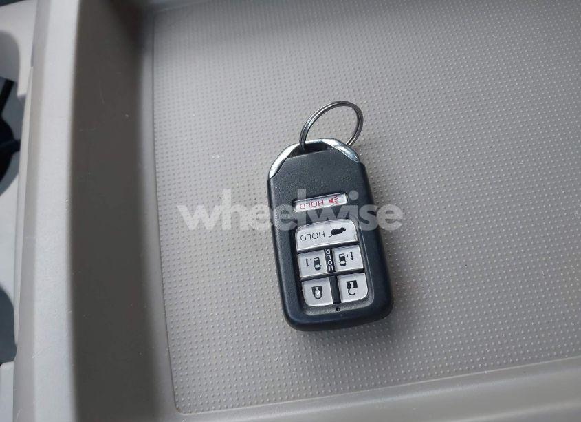 Photo 11 of 2014 Honda Odyssey EX-L (VIN 5FNRL5H61EB025471)