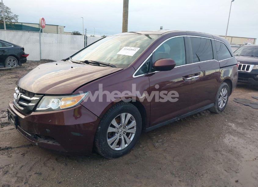 Photo 2 of 2014 Honda Odyssey EX-L (VIN 5FNRL5H61EB025471)
