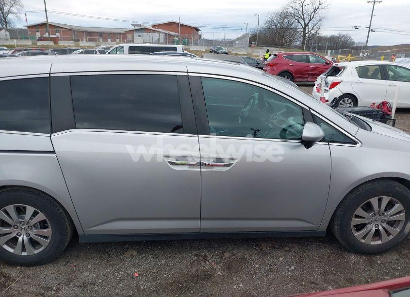 Photo 13 of 2014 Honda Odyssey EX-L (VIN 5FNRL5H61EB070460)
