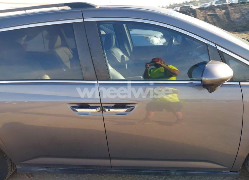 Photo 13 of 2014 Honda Odyssey EX-L (VIN 5FNRL5H61EB078493)