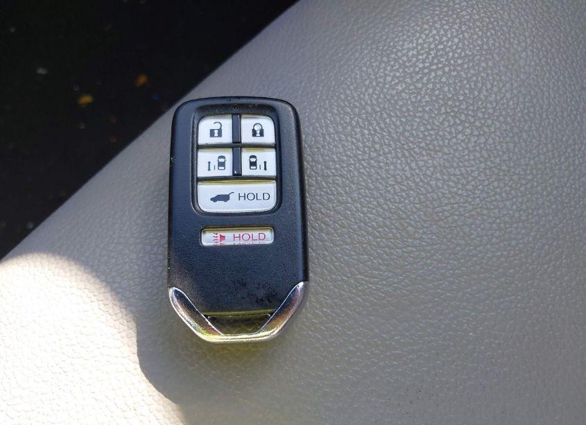 Photo 11 of 2014 Honda Odyssey EX-L (VIN 5FNRL5H61EB106342)