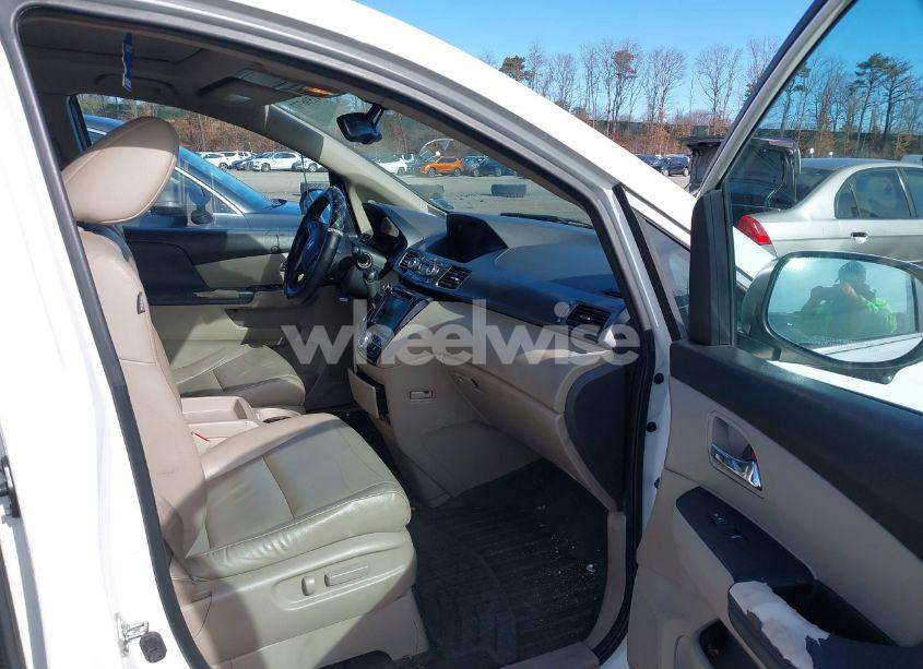 Photo 5 of 2014 Honda Odyssey EX-L (VIN 5FNRL5H61EB138269)