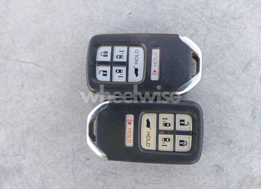 Photo 11 of 2015 Honda Odyssey EX-L (VIN 5FNRL5H61FB011409)