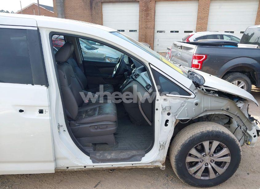 Photo 6 of 2015 Honda Odyssey EX-L (VIN 5FNRL5H61FB055684)