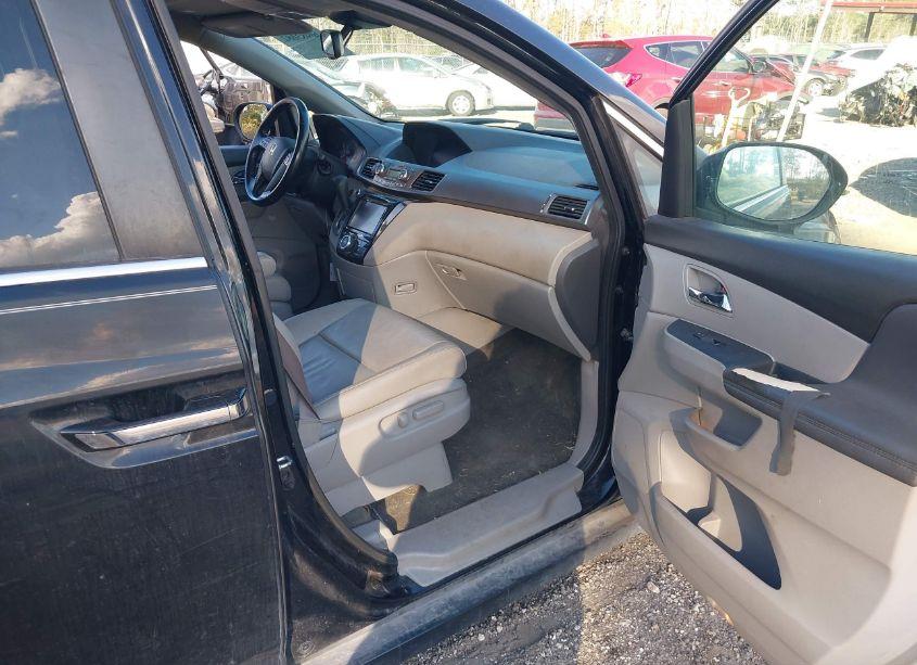 Photo 5 of 2015 Honda Odyssey EX-L (VIN 5FNRL5H61FB116287)