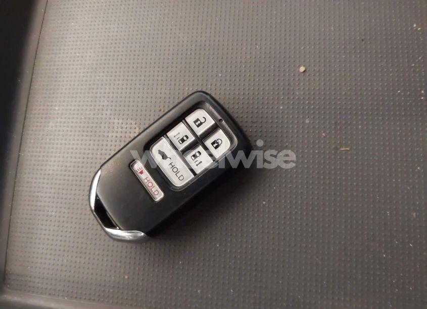 Photo 11 of 2016 Honda Odyssey EX-L (VIN 5FNRL5H61GB035355)