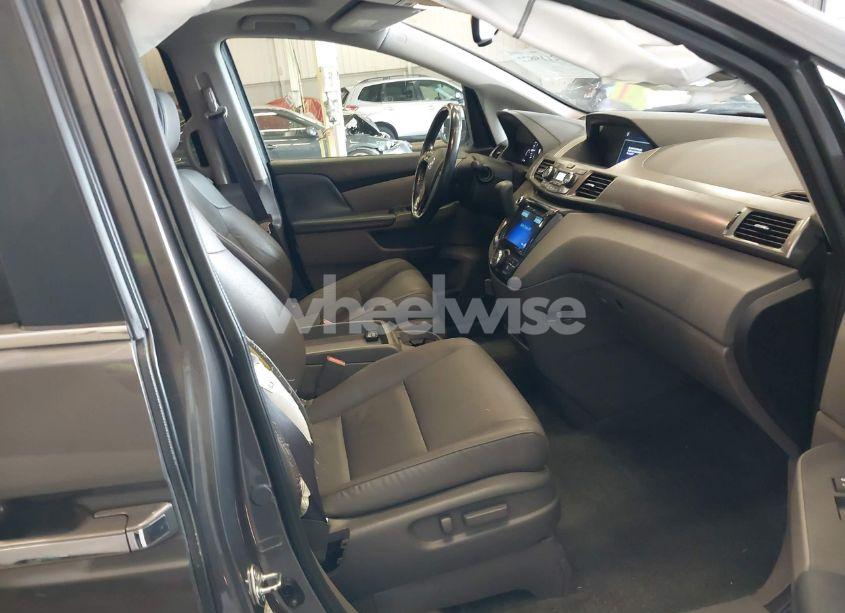 Photo 5 of 2016 Honda Odyssey EX-L (VIN 5FNRL5H61GB035355)