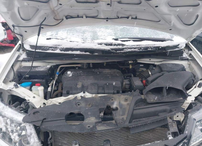 Photo 10 of 2016 Honda Odyssey EX-L (VIN 5FNRL5H61GB069571)