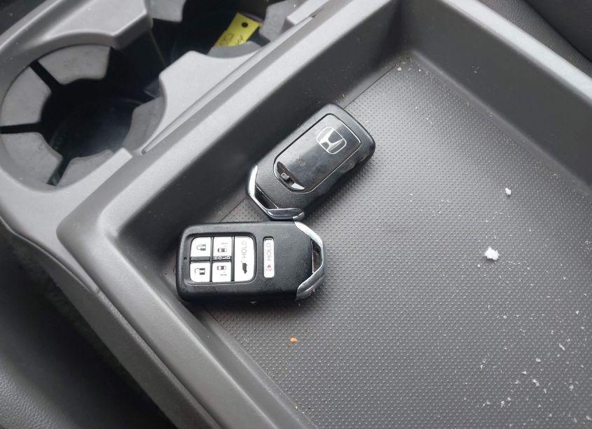 Photo 11 of 2016 Honda Odyssey EX-L (VIN 5FNRL5H61GB069571)