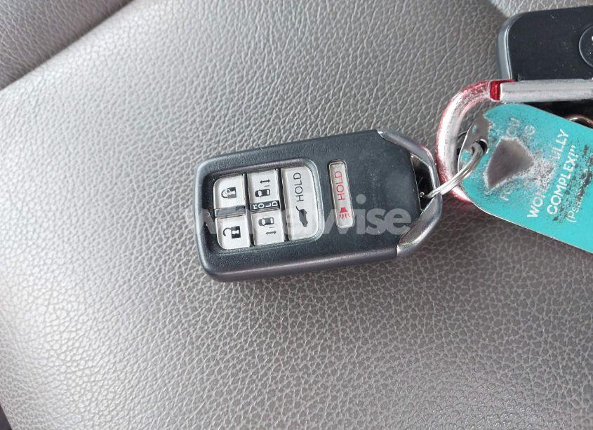 Photo 11 of 2016 Honda Odyssey EX-L (VIN 5FNRL5H61GB075046)