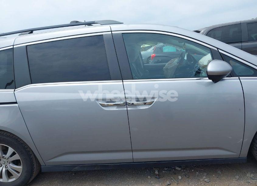 Photo 13 of 2016 Honda Odyssey EX-L (VIN 5FNRL5H61GB075046)