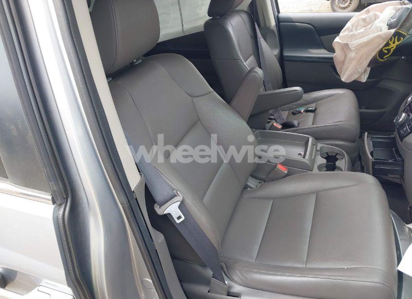 Photo 5 of 2016 Honda Odyssey EX-L (VIN 5FNRL5H61GB075046)