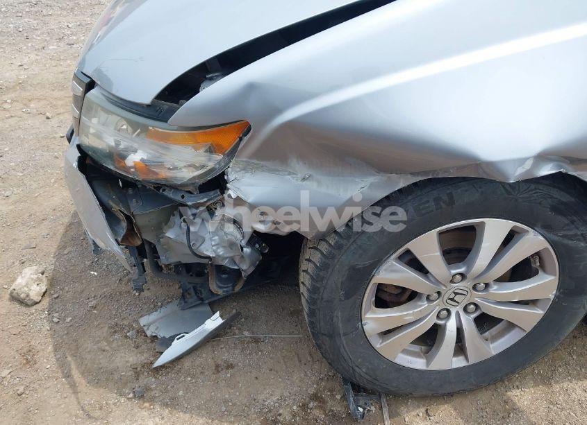 Photo 6 of 2016 Honda Odyssey EX-L (VIN 5FNRL5H61GB075046)