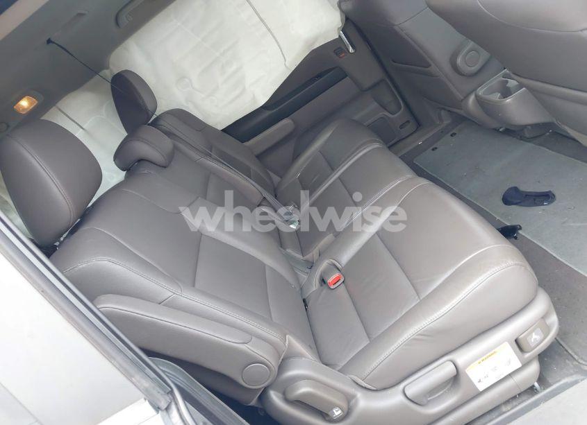 Photo 8 of 2016 Honda Odyssey EX-L (VIN 5FNRL5H61GB075046)