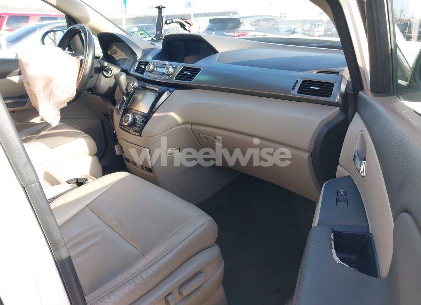Photo 5 of 2016 Honda Odyssey EX-L (VIN 5FNRL5H61GB075614)