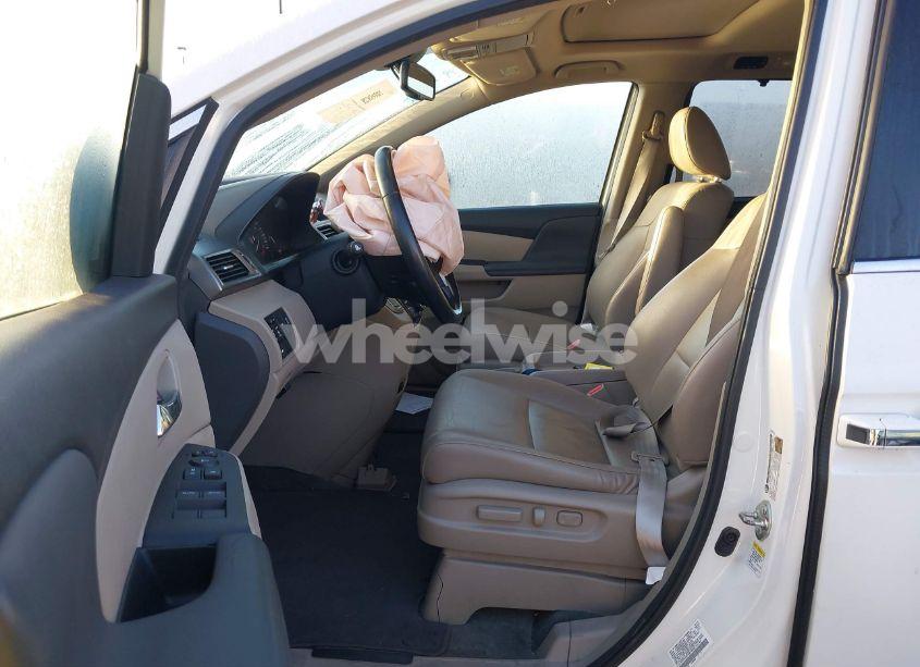 Photo 5 of 2016 Honda Odyssey EX-L (VIN 5FNRL5H61GB146438)