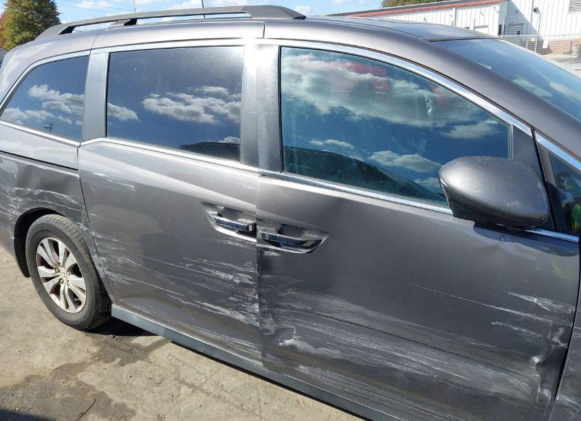 Photo 13 of 2016 Honda Odyssey EX-L (VIN 5FNRL5H61GB166978)