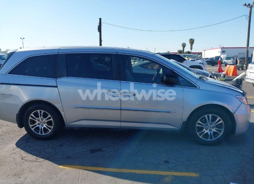 Photo 13 of 2011 Honda Odyssey EX-L (VIN 5FNRL5H62BB010876)