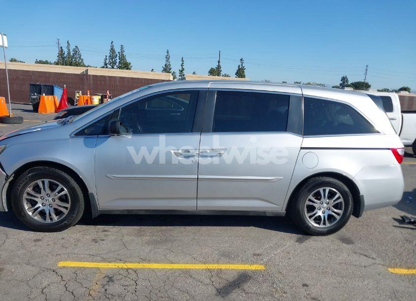 Photo 14 of 2011 Honda Odyssey EX-L (VIN 5FNRL5H62BB010876)